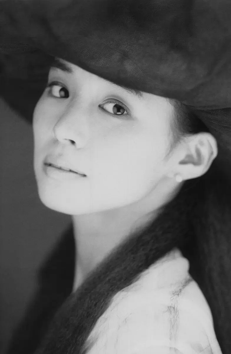石田百合子