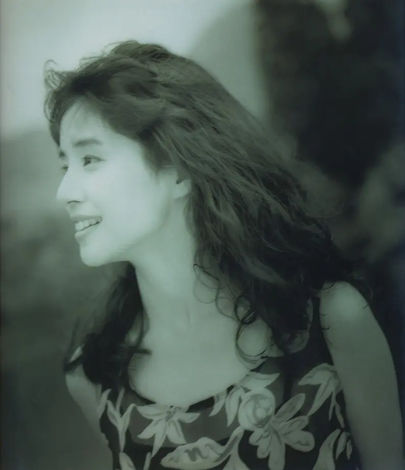 石田百合子