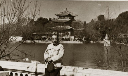 1956年，在昆明留影
