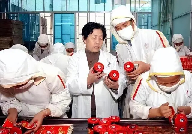 下访生产线的陶华碧