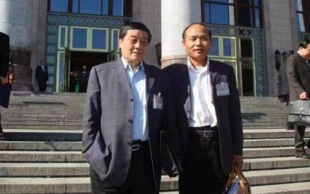 十一届全国人大代表陈飞和宗庆后在两会的合照