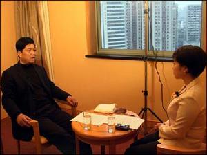 李如成接受记者采访