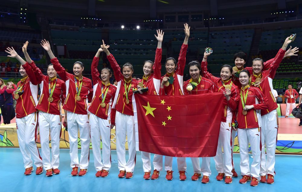 2016年8月20日，中国女排在里约奥运会女子排球颁奖仪式 