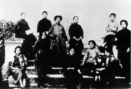 1921年葛健豪蔡畅向警予在法国 
