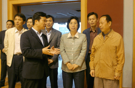 国家教育部副部长陈小娅考察华茂