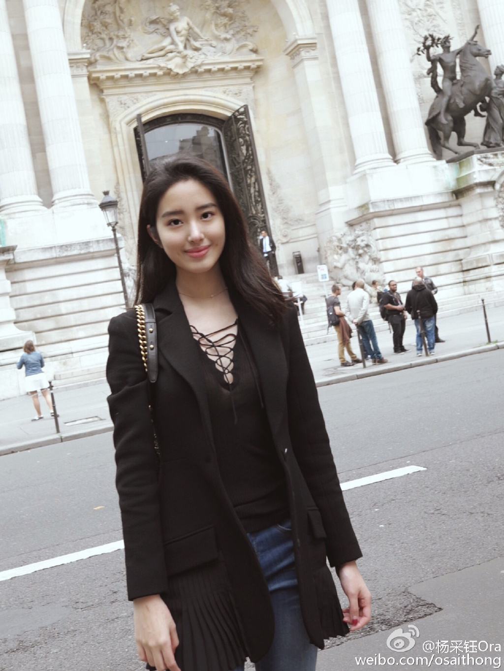 杨采钰的图片
