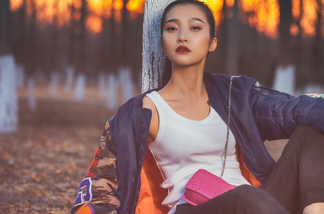 顾靖的图片