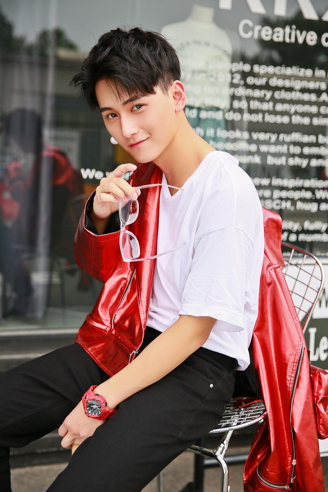 纪李的图片