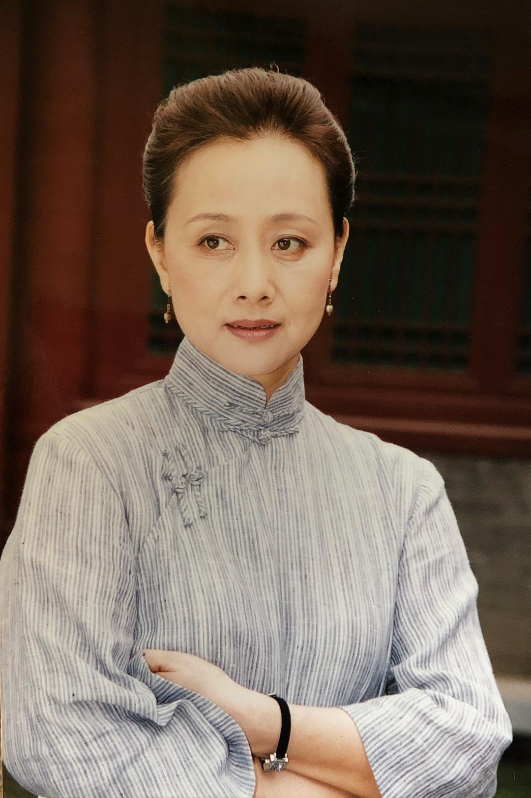 黄梅莹的图片