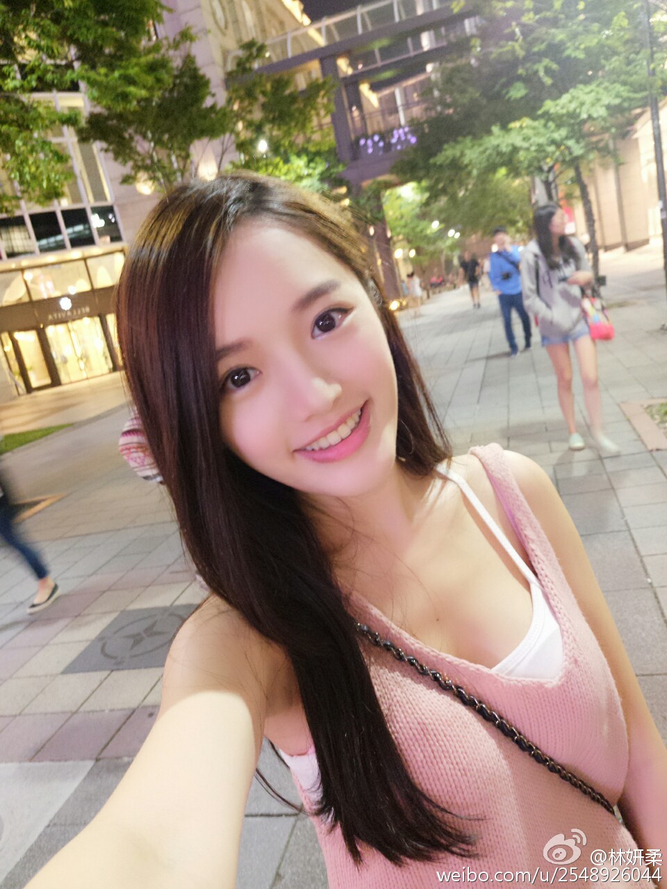 林妍柔的图片