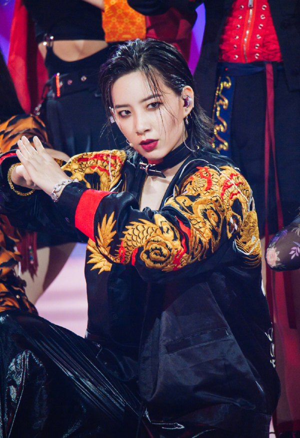 李斯丹妮的图片