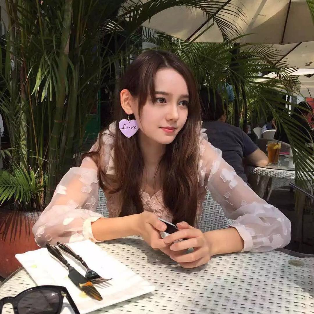 李思彤的图片
