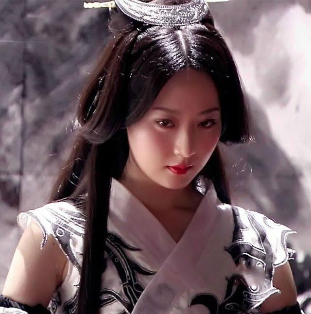 白冰的图片