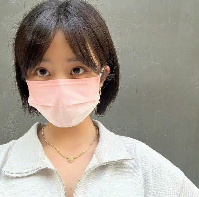 黄忆慈的图片