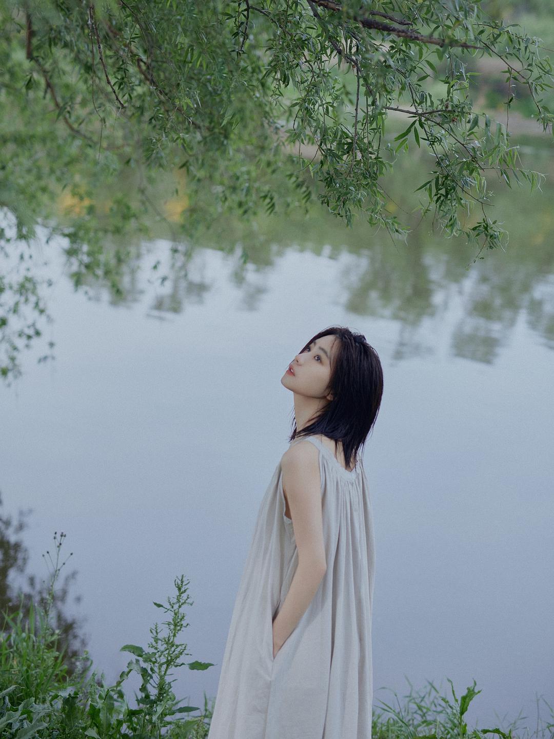 李觅尔的图片