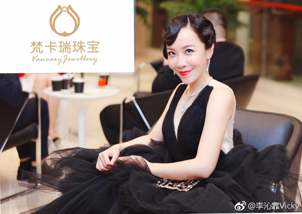 李沁霏的图片