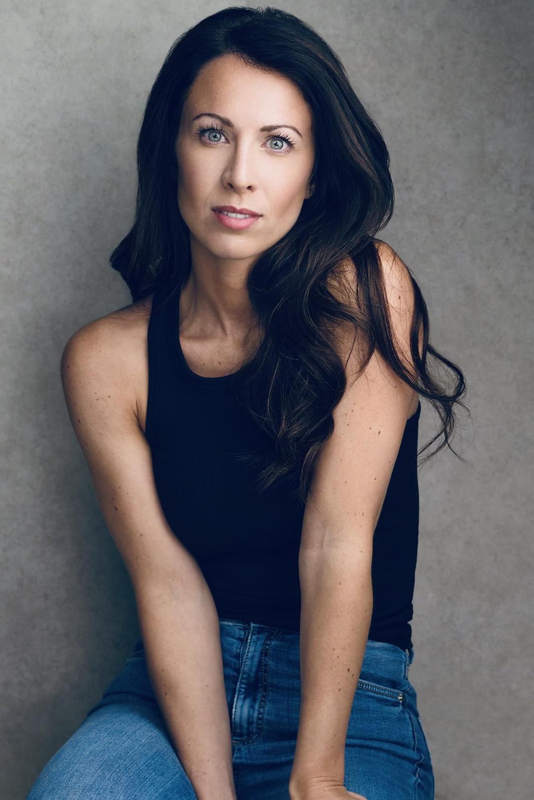 Laura Higgins的图片