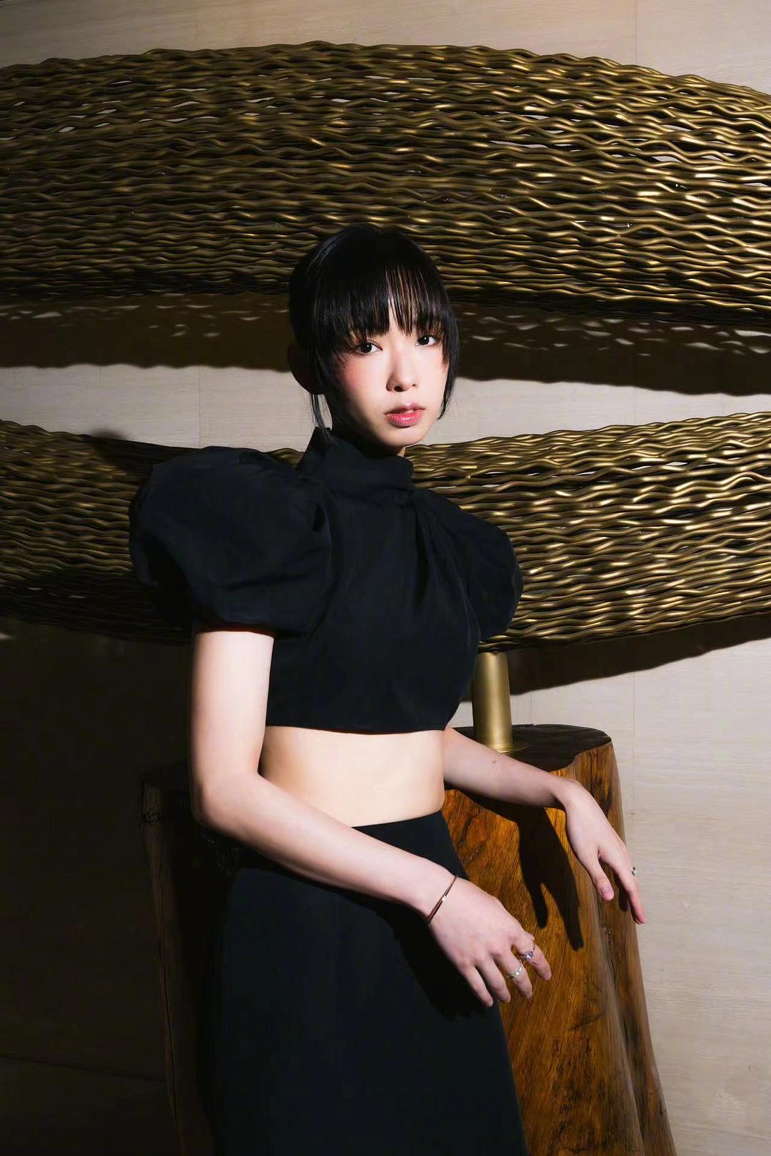 李靖筠的图片