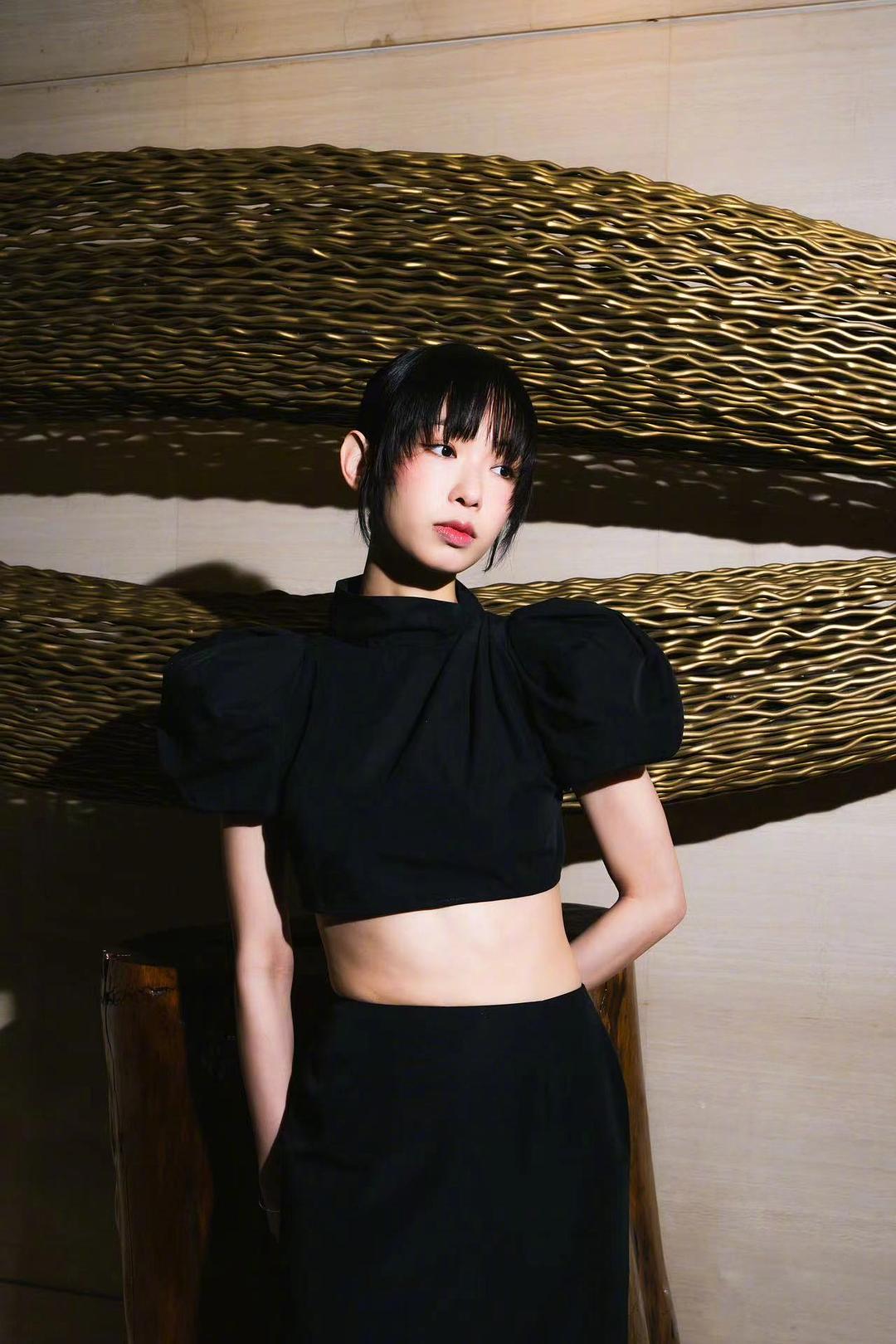 李靖筠的图片