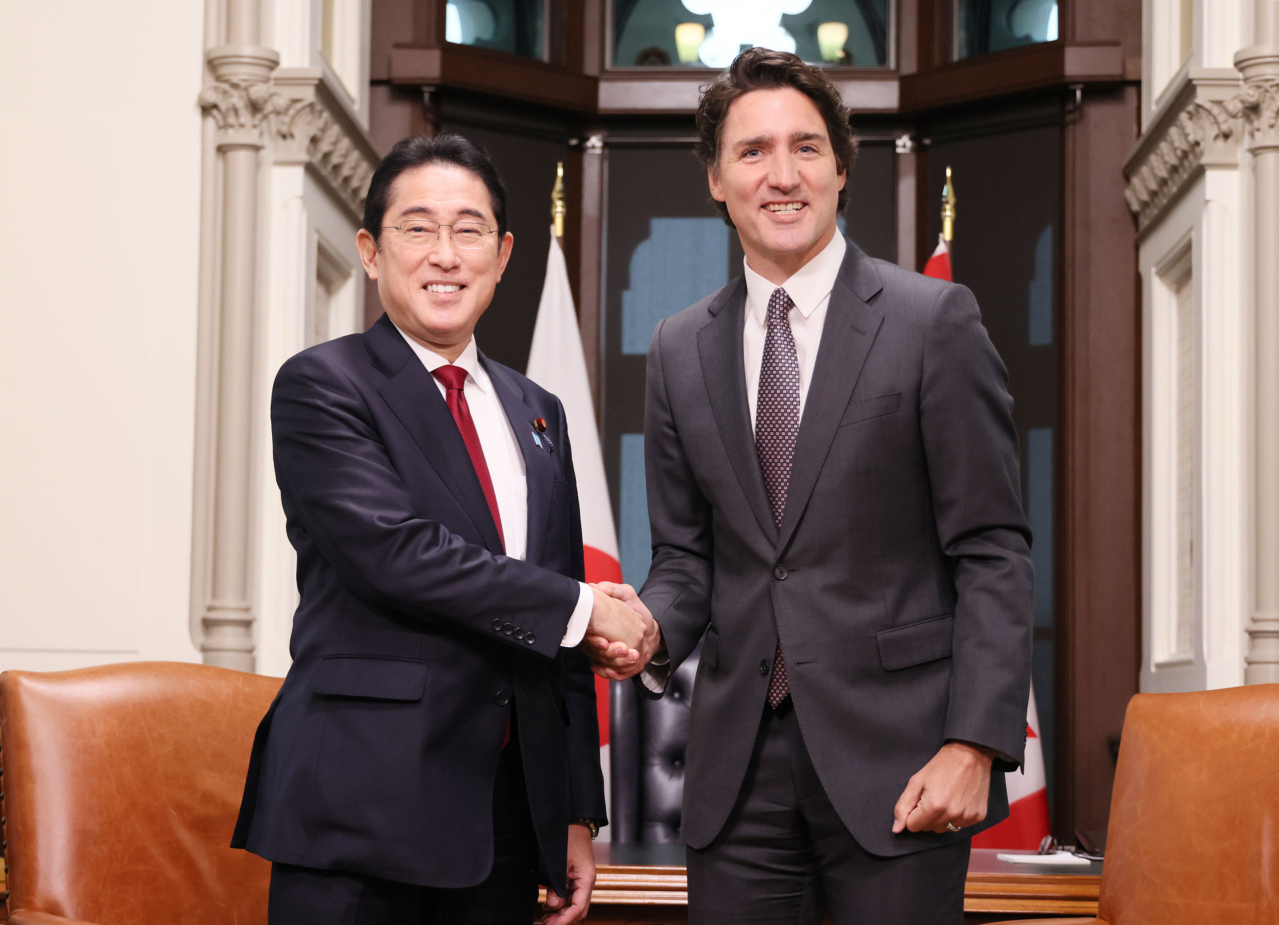 特鲁多（右）与岸田文雄（左）（2023年1月12日）