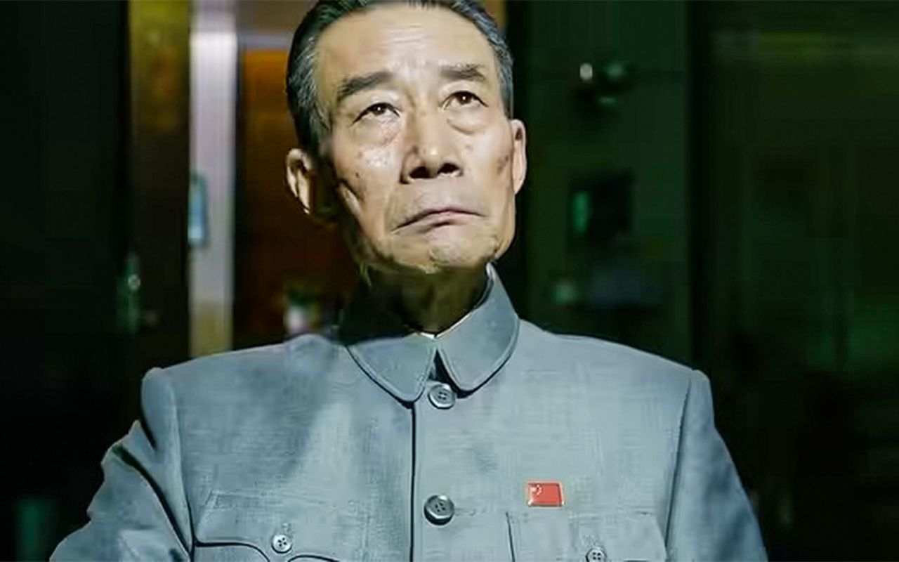 李雪健在《流浪地球2》中饰演周喆直一角