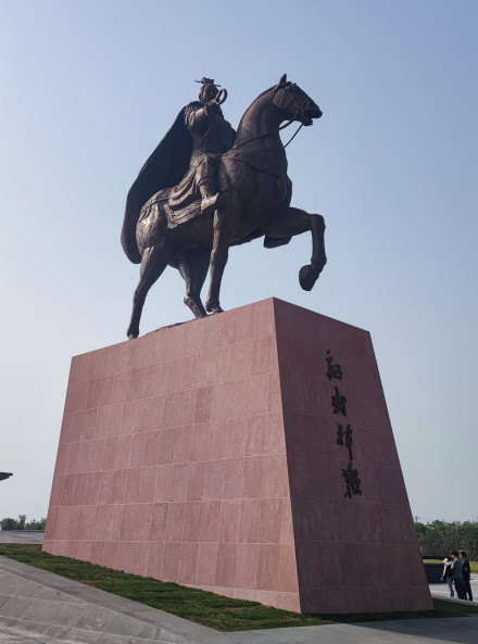 曹操高陵遗址博物馆中的曹操骑马像