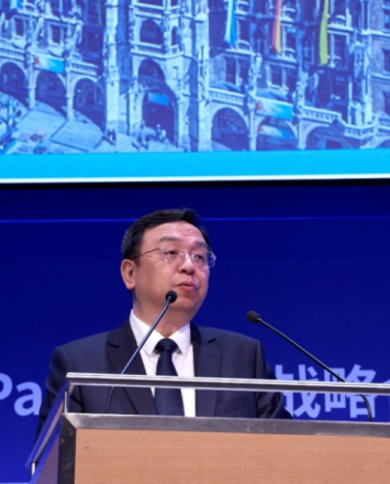 王传福出席世界新能源汽车大会