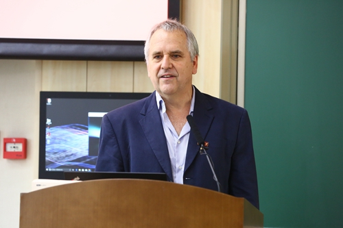 迈克尔·欧文·乔丹在北京大学作学术报告