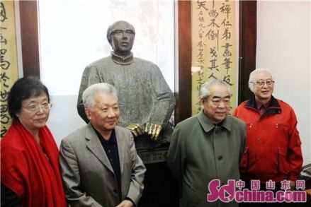 刘大钧合照