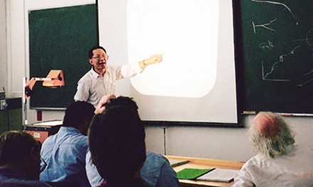 1999年，白以龙在国际学术研讨会上作报告