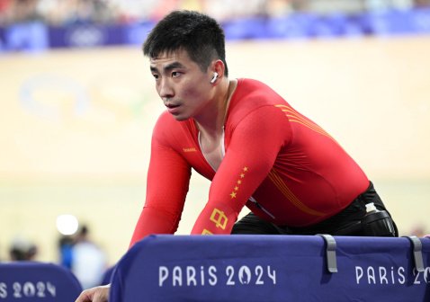 中国队选手郭帅赛前热身