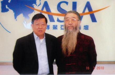 赵岚右一