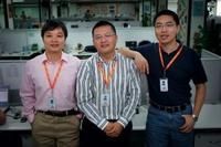 左起：何小鹏、俞永福、梁捷