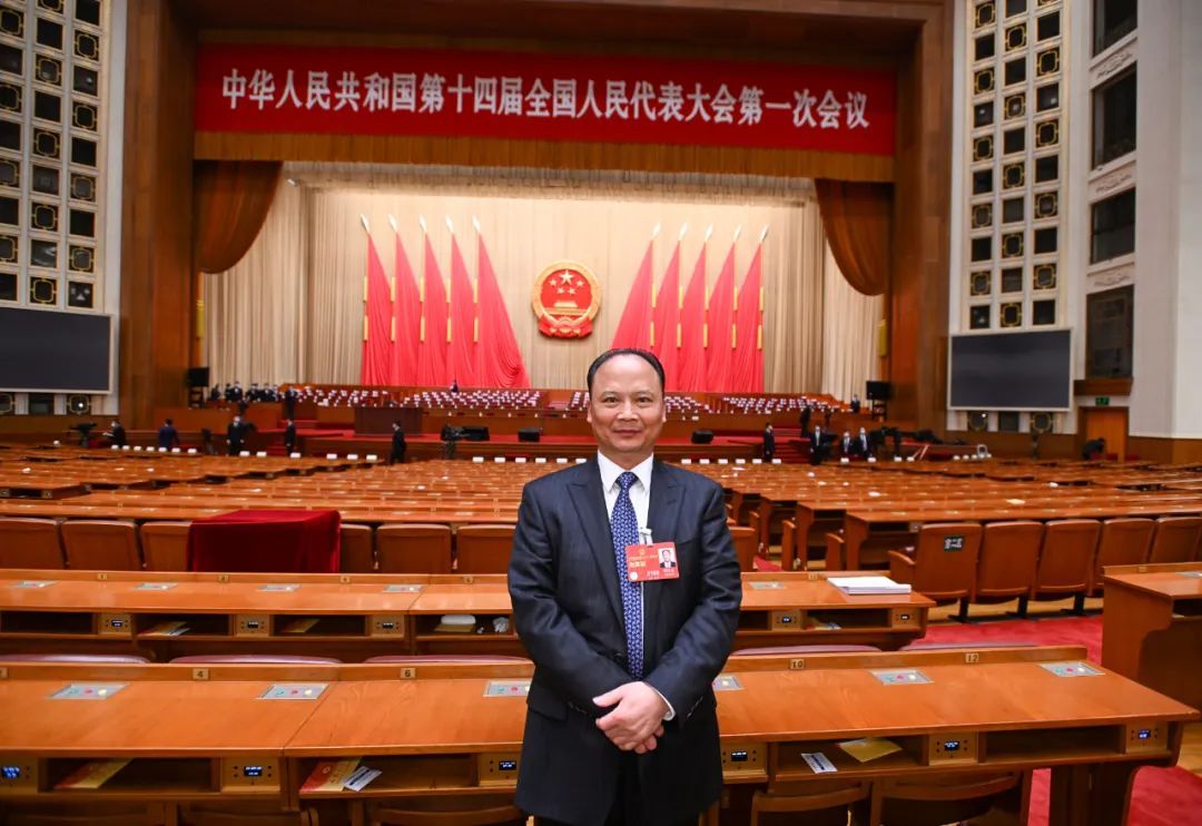 刘汉元出席人大代表大会