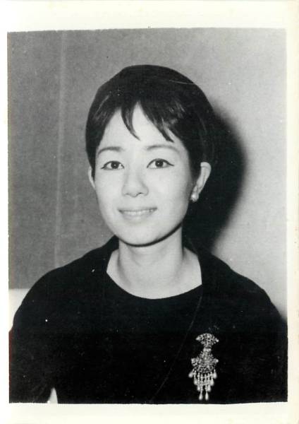 小川真由美的图片