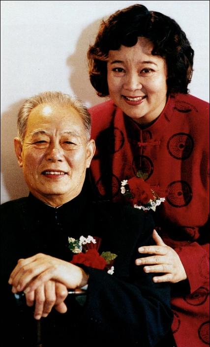张勇手的图片