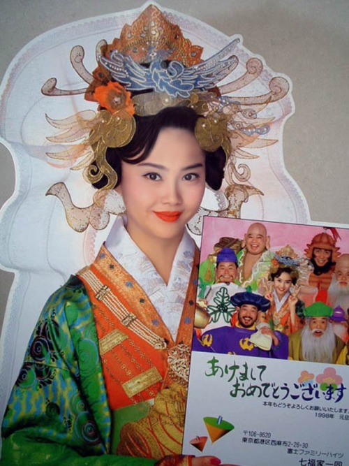 观月亚理莎的图片