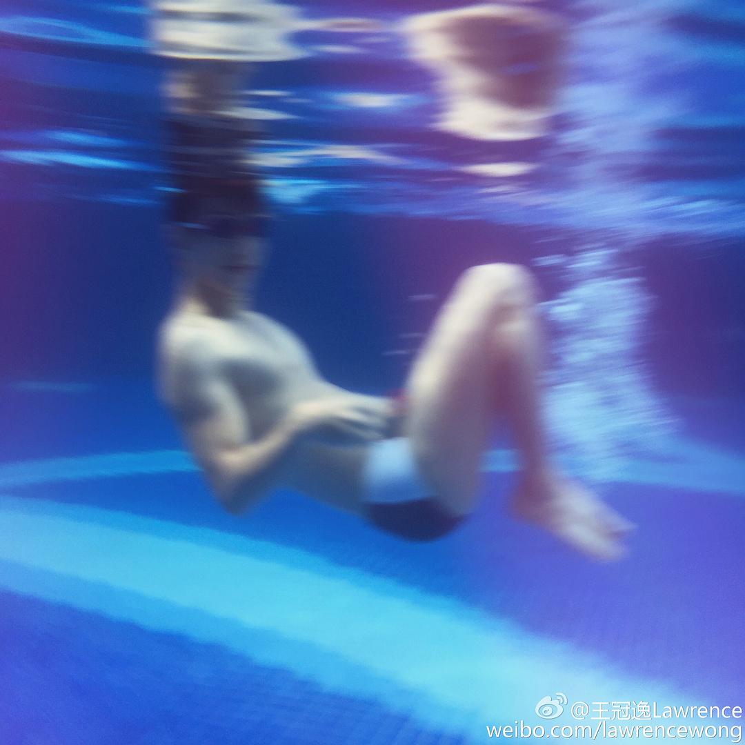 王冠逸的图片