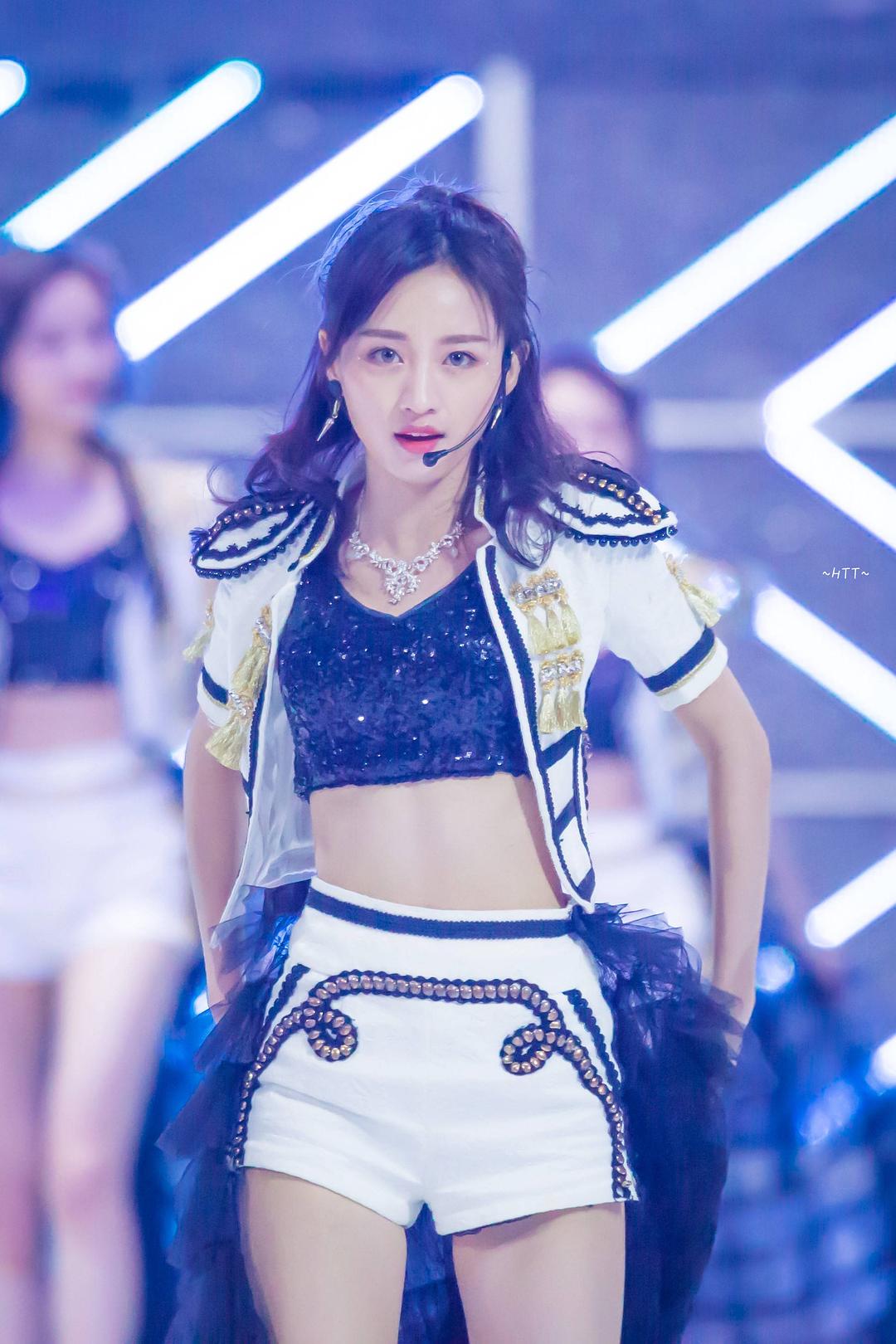黄婷婷的图片