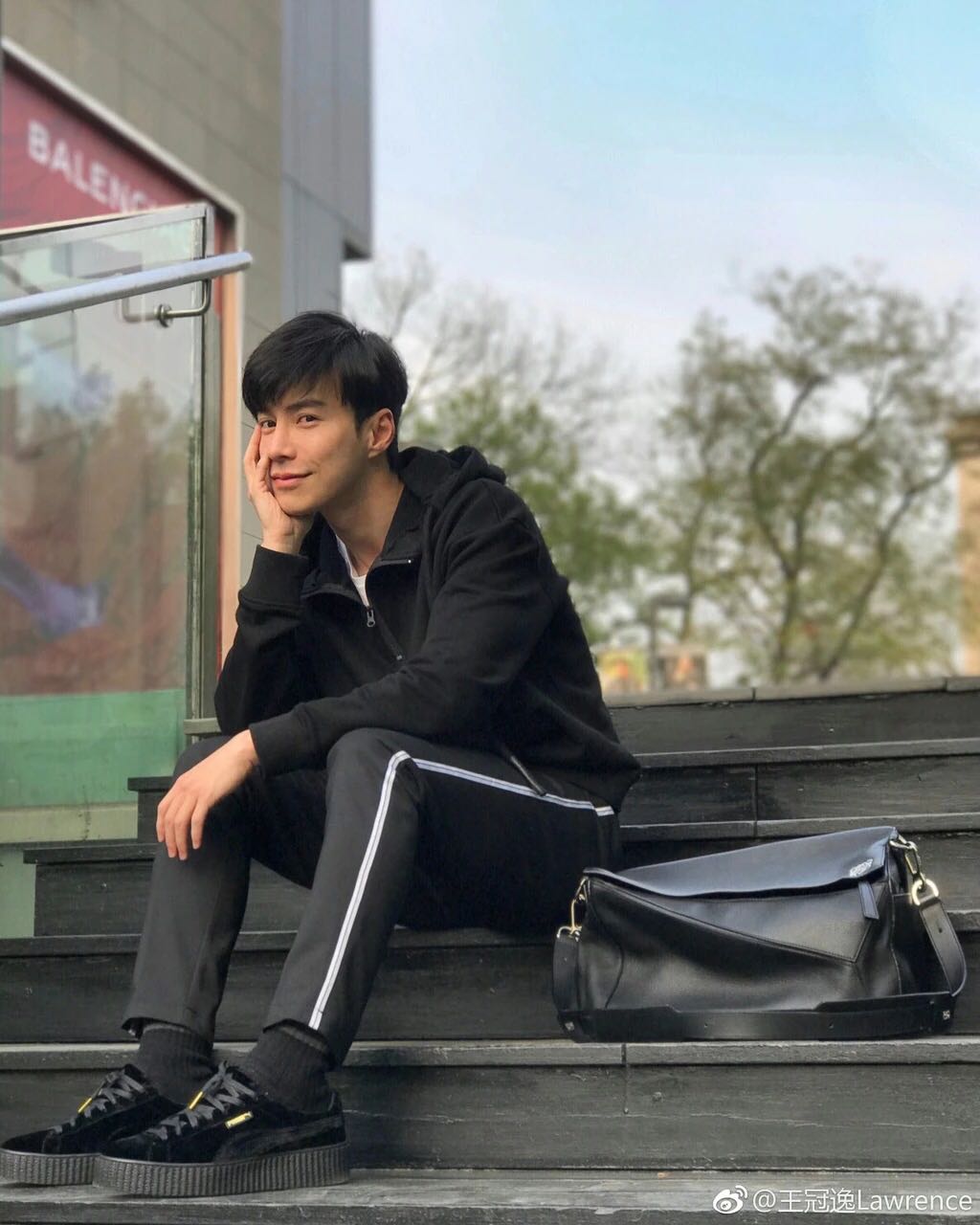 王冠逸的图片