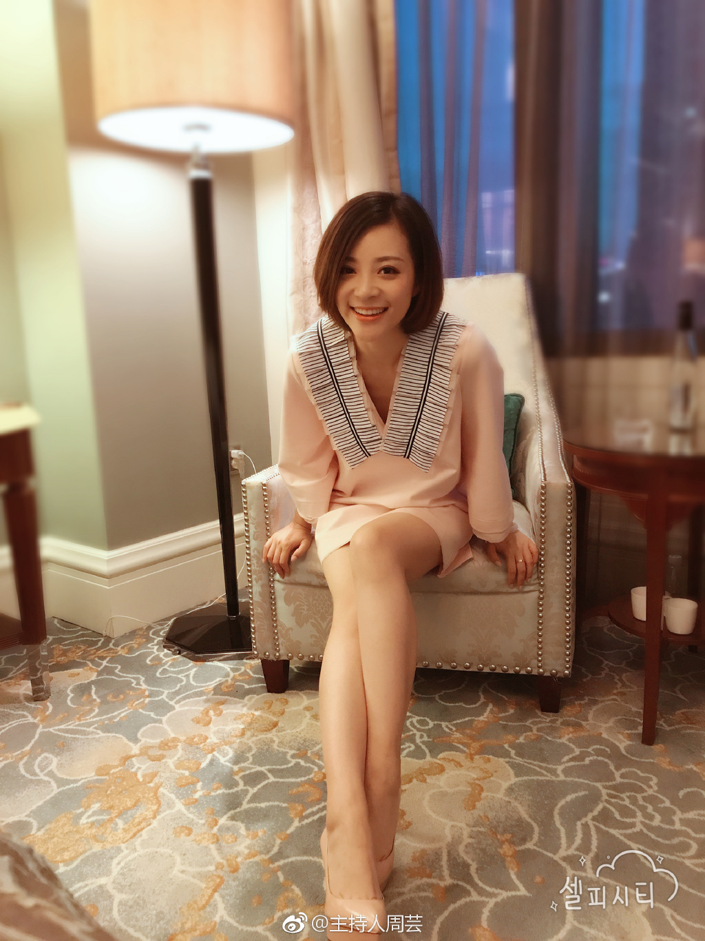 周芸的图片