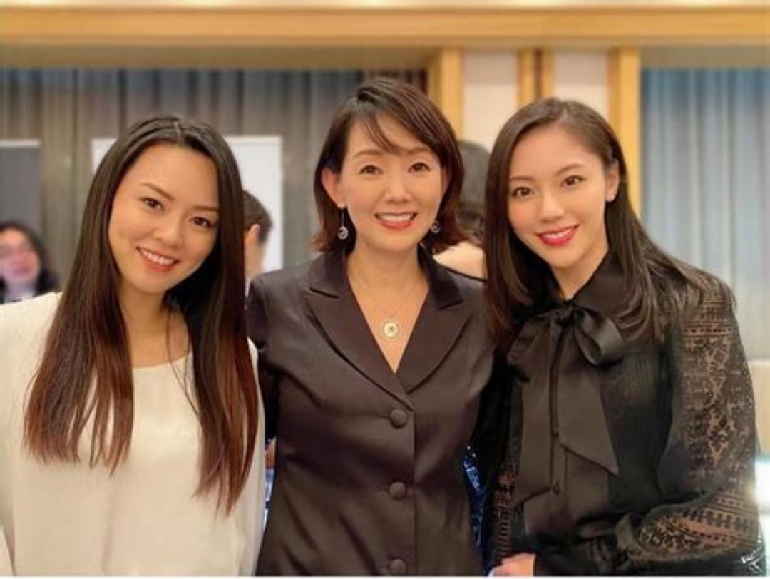 伴杏里的图片