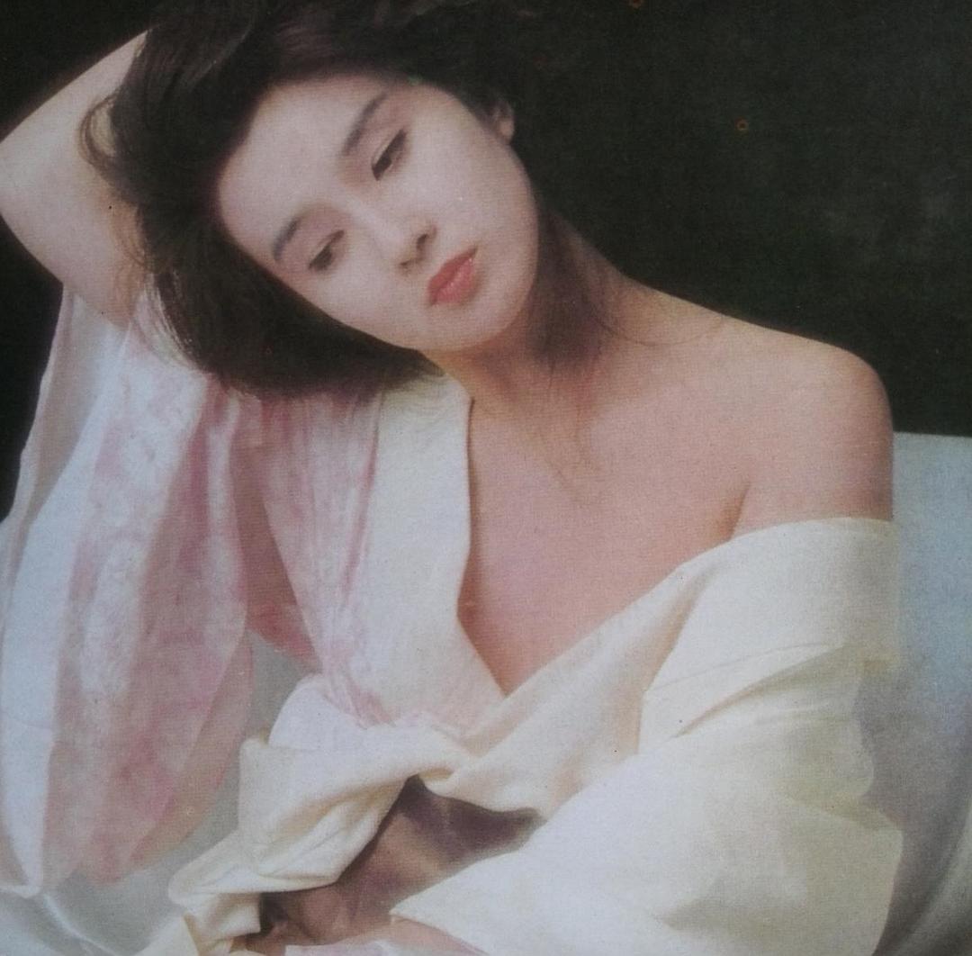 秋吉久美子的图片
