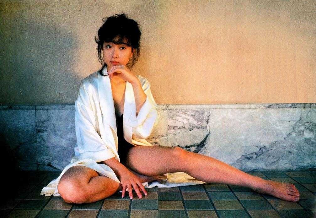 川上麻衣子的图片