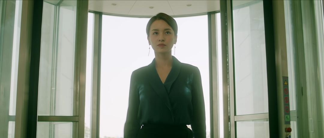 黄妮娜的图片
