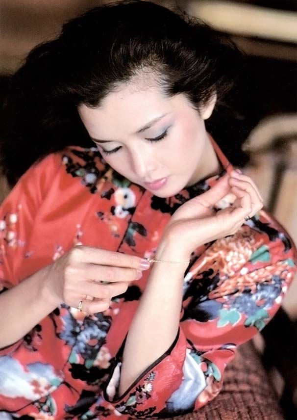多岐川裕美的图片